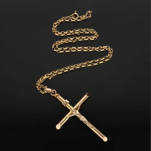 9ct Gold Cross Pendant and Chain image-3