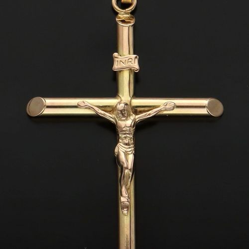 9ct Gold Cross Pendant and Chain image-2