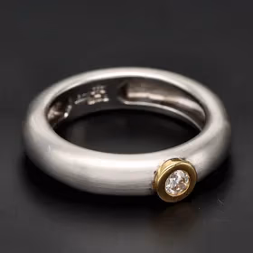 18ct Gold Diamond Millennium Ring.