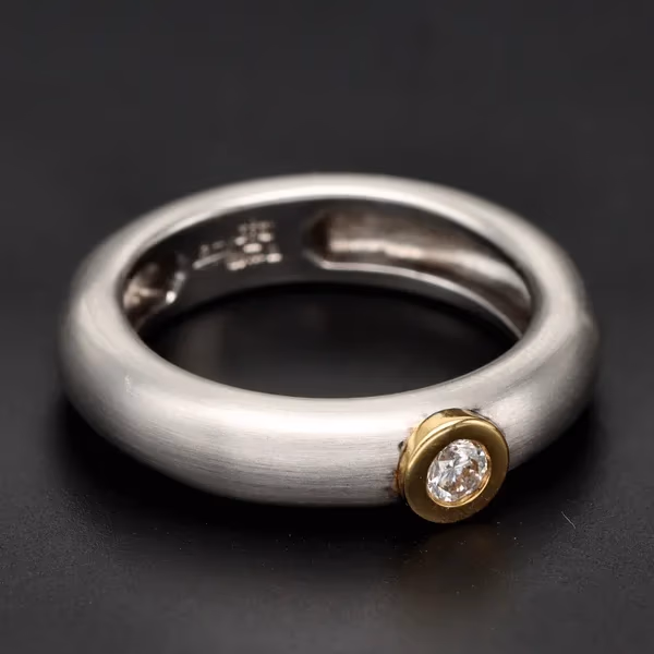 18ct Gold Diamond Millennium Ring.