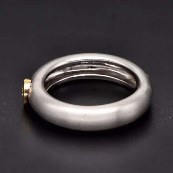 18ct Gold Diamond Millennium Ring.