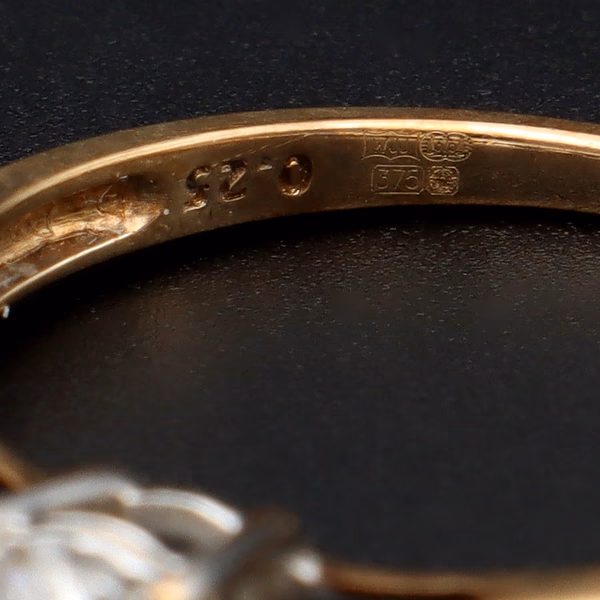 Gold 0.25ct Brilliant-Cut Diamond Ring