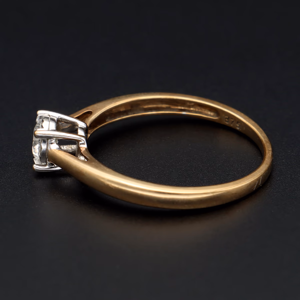 Gold 0.25ct Brilliant-Cut Diamond Ring