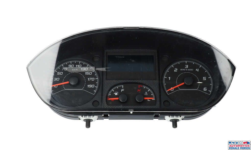 Used Instrument panel Peugeot Boxer (U9) 2.2 Blue HDi 120 Price € 175,00 Inclusive VAT offered by Automaterialen Ronald Morien B.V.