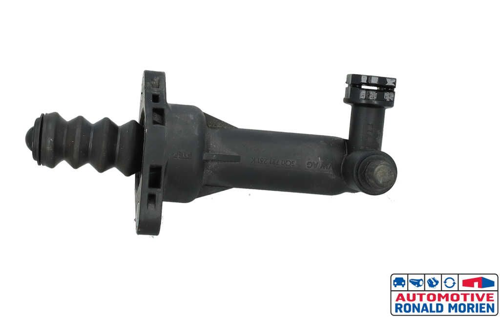 Used Clutch slave cylinder Audi Q2 (GAB/GAG) 1.0 30 TFSI 12V Price € 34,99 Inclusive VAT offered by Automaterialen Ronald Morien B.V.