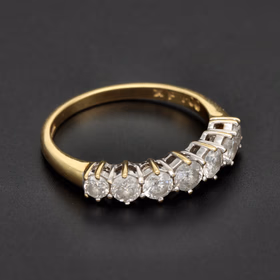 18ct Yellow Gold & 7 Diamond Row Ring