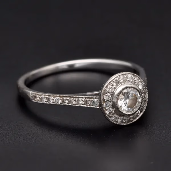 18ct White Gold Diamond Cluster Ring