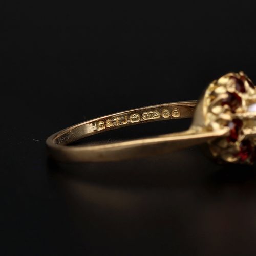 Vintage 9ct Gold Pearl and Garnet Ring image-4