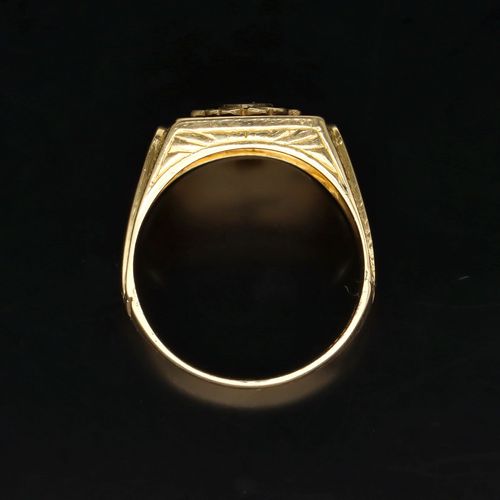 Vintage 14 and 18ct Gold and Enamel Crest Ring image-6