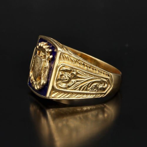 Vintage 14 and 18ct Gold and Enamel Crest Ring image-3