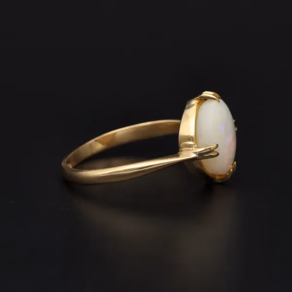 18ct Gold Opal Ring