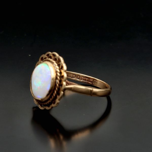 Vintage 9ct Gold Opal Ring