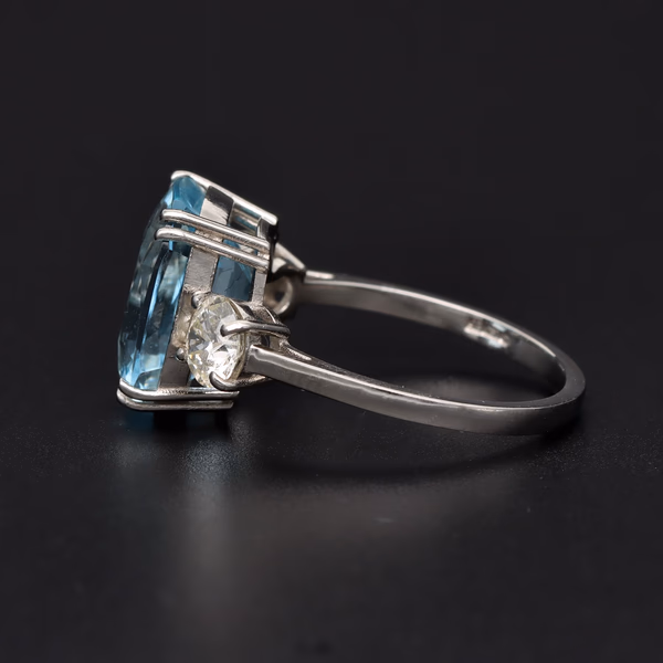 Platinum Diamond & Aquamarine Ladies Ring