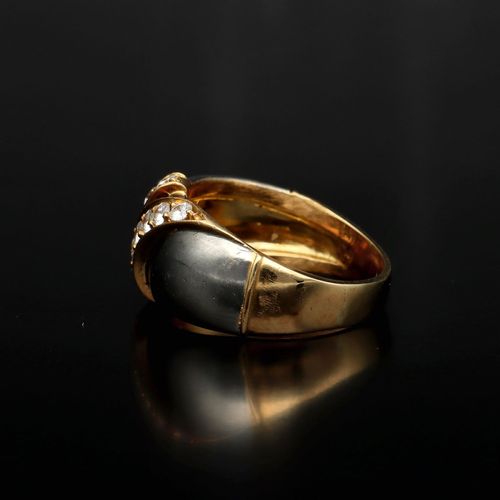 18ct Bi-colour Gold Brilliant cut Diamond Ring image-3