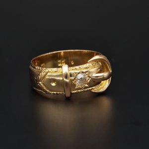 18ct Gold Diamond Set Buckle Ring