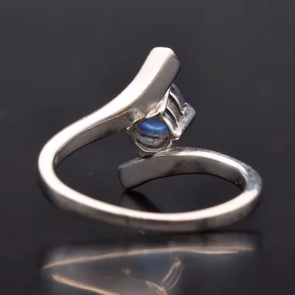 18ct Gold Diamond and Cabochon Sapphire Ring