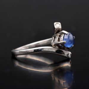 18ct Gold Diamond and Cabochon Sapphire Ring