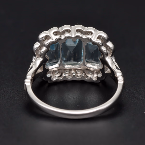 18ct White Gold Aquamarine Diamond Ring