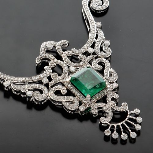 Fabulous Platinum, Diamond and Emerald Necklace image-5