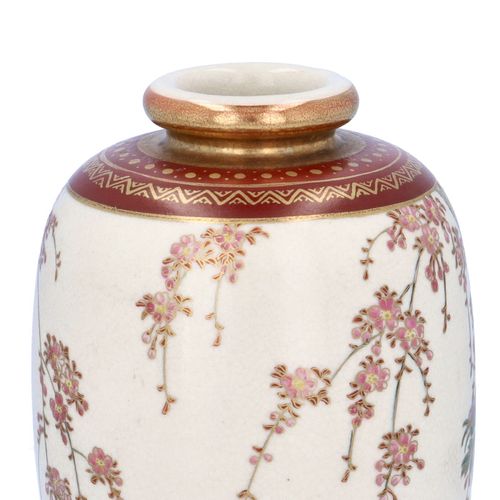 Early 20th Century Satsuma Vase with Polychrome Enamel Decoration image-3
