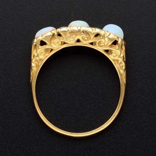 Vintage 18ct Gold & Opal Three-Stone Ring