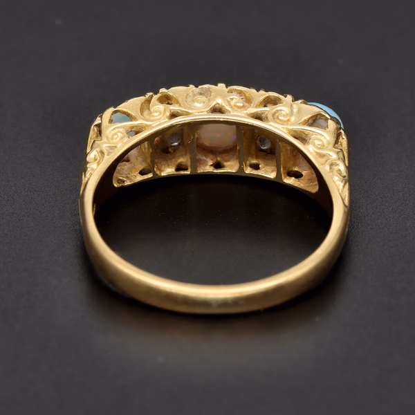 Vintage 18ct Gold & Opal Three-Stone Ring