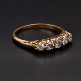 18ct Yellow Gold & Diamond Ring