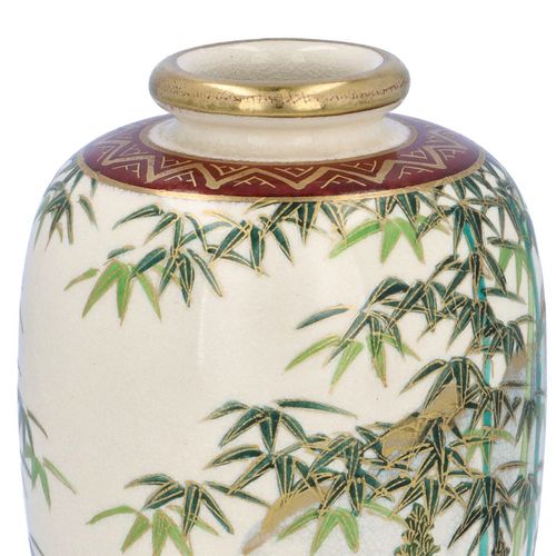 Pair of Meiji Period Satsuma Vases image-2