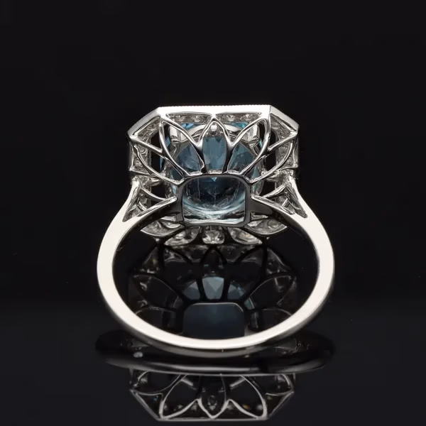 18ct Gold Aquamarine and Diamond Ring