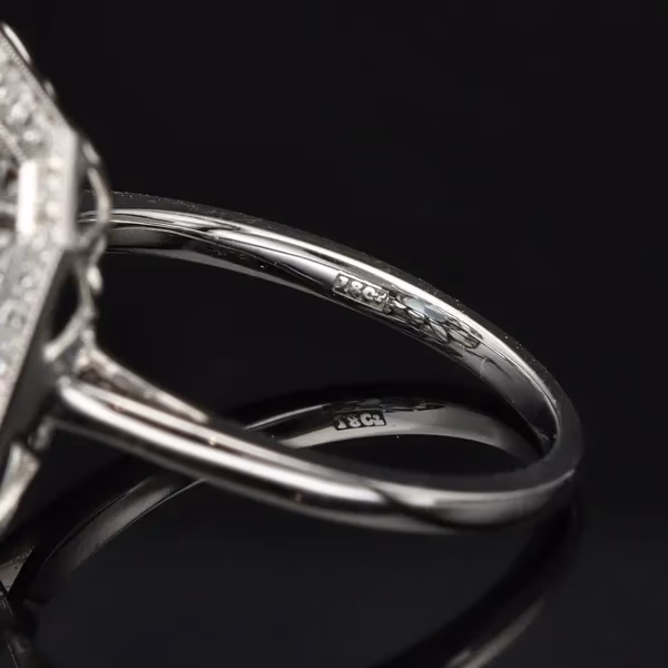 18ct Gold Aquamarine and Diamond Ring