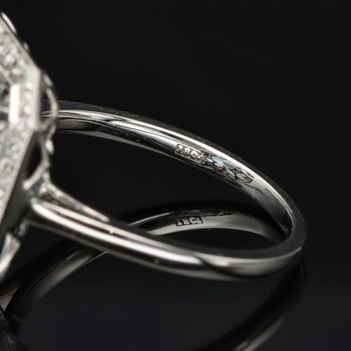 18ct Gold Aquamarine and Diamond Ring image-4