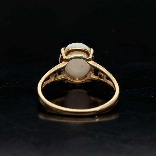London 1980 9ct Gold Opal Ring image-5