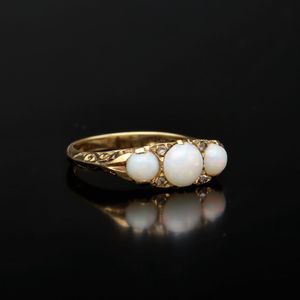 Vintage 9ct Gold Opal and Diamond Ring