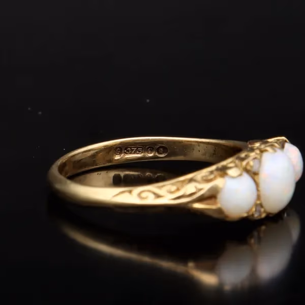 Vintage 9ct Gold Opal and Diamond Ring
