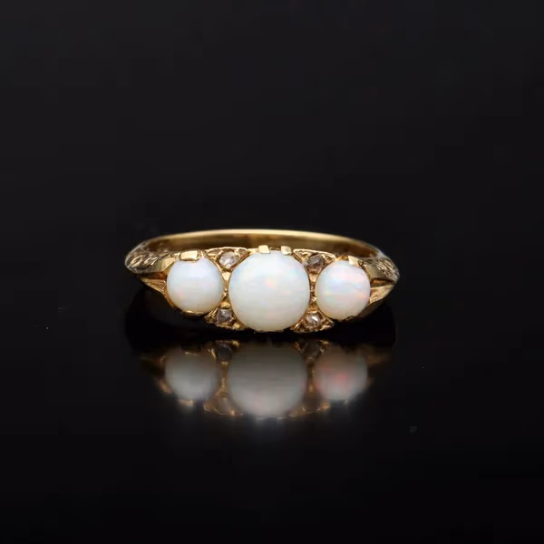 Vintage 9ct Gold Opal and Diamond Ring