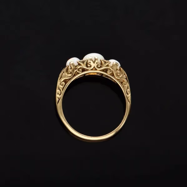 Vintage 9ct Gold Opal and Diamond Ring