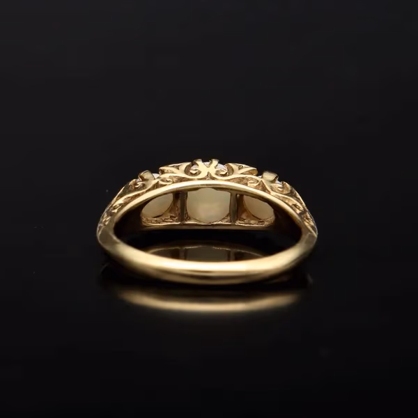 Vintage 9ct Gold Opal and Diamond Ring