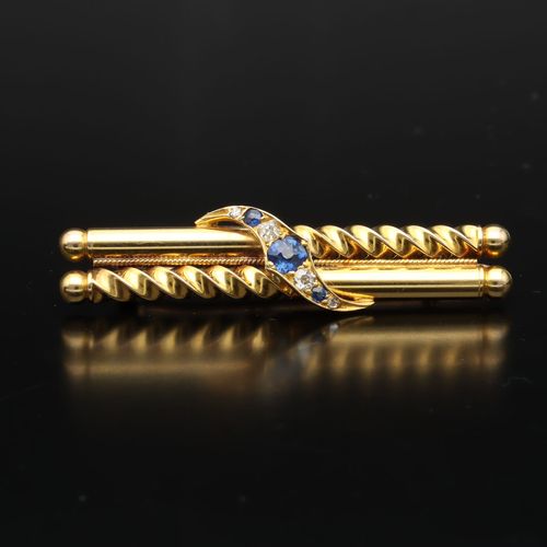 Edwardian 15ct Gold Sapphire and Diamond Brooch image-3