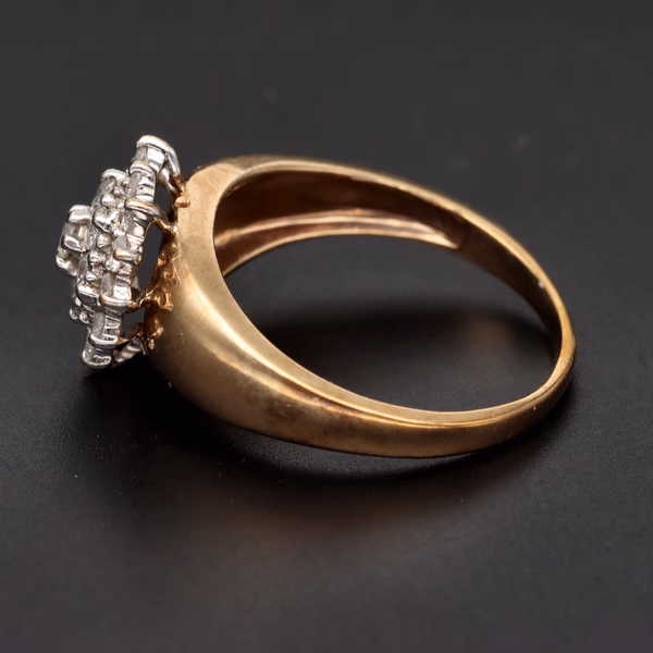 9ct Yellow Gold 1ct Diamond Cluster Ring