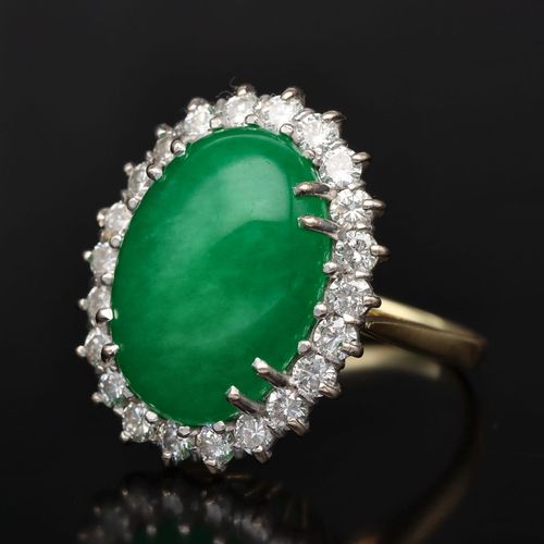18ct Gold Jade and Diamond Ring image-3