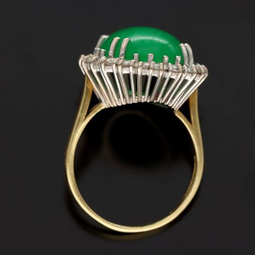 18ct Gold Jade and Diamond Ring image-6