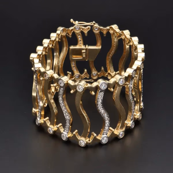 9ct Yellow Gold Diamond Bracelet
