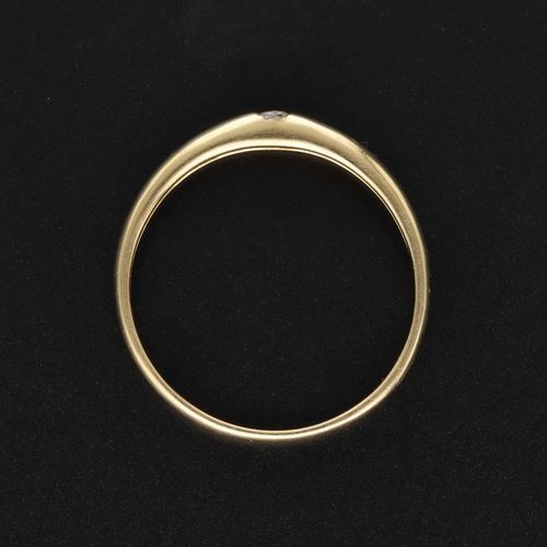 Large 14ct Gold Syn Stone Ring. Size W image-6