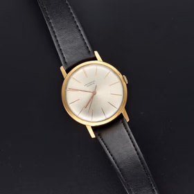 Universal Genève Watch with Champagne Dial