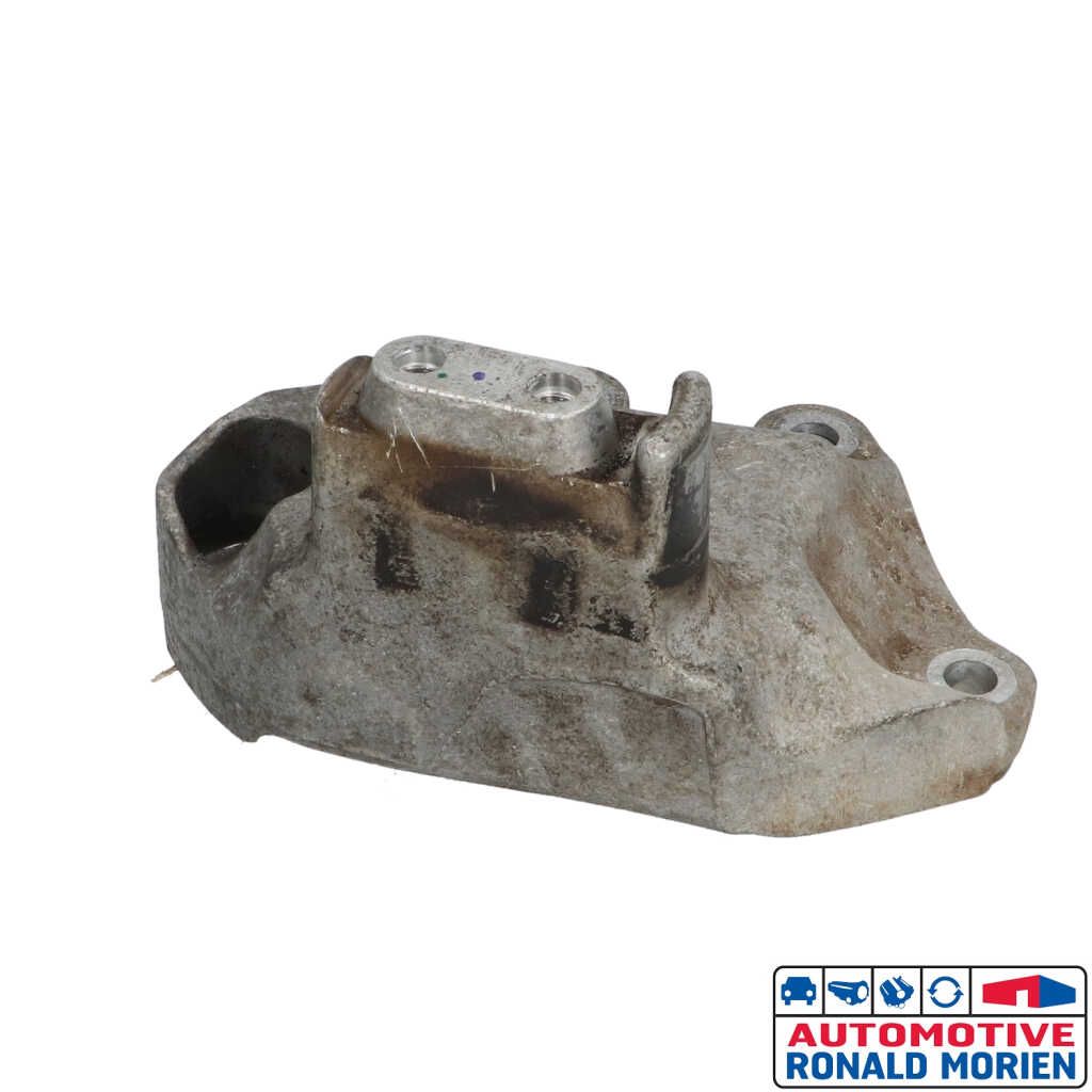 Used Gearbox mount Peugeot 308 SW (L4/L9/LC/LJ/LR) 1.6 BlueHDi 120 Price € 29,00 Margin scheme offered by Automaterialen Ronald Morien B.V.