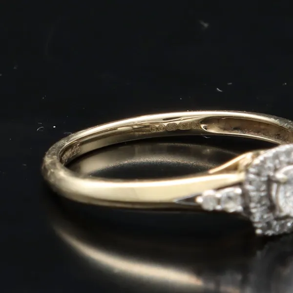 9ct Gold Diamond Cluster Ring