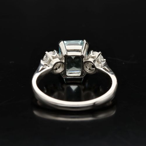 Aquamarine and Diamond Ring image-5