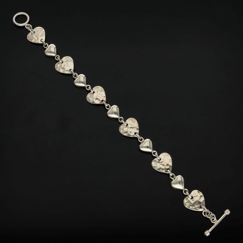 Silver Heart Bracelet image-1