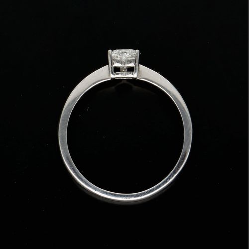 18ct White Gold Heart Shaped Diamond Ring image-6