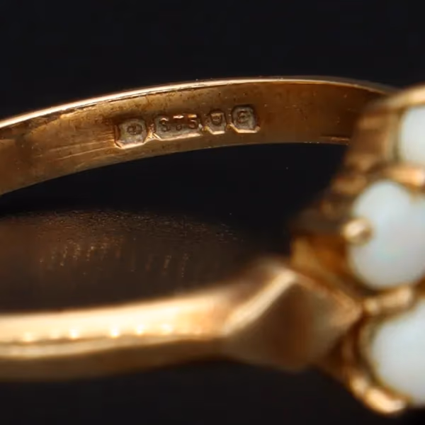 Retro Vintage Gold Opal Ring. London 1979